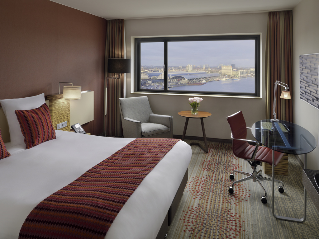 https://all.accor.com/B4I7